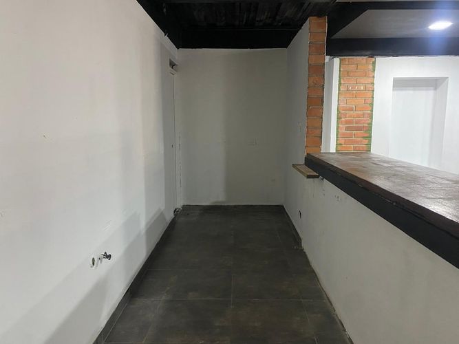 Local en arriendo en El Poblado, Medellín, 185 m² · foto 2 de 19