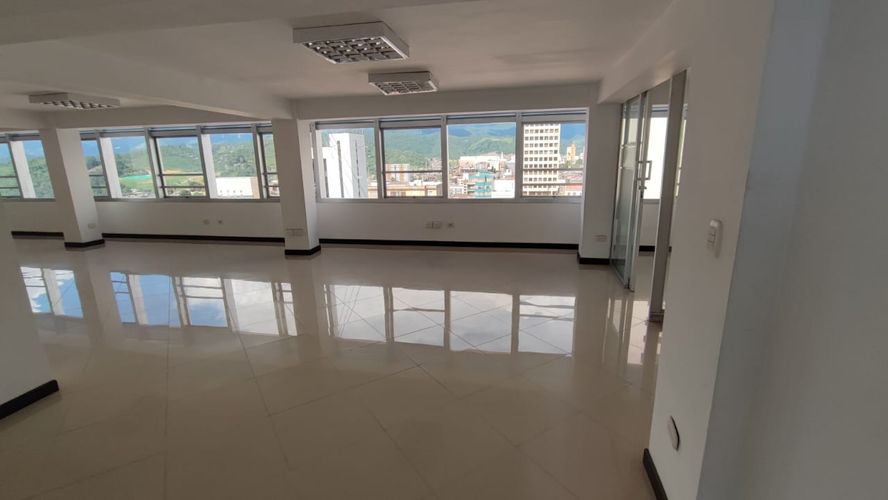 Oficina en arriendo en El Centro, Manizales, 150 m² · foto 2 de 20