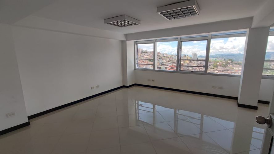 Oficina en arriendo en El Centro, Manizales, 150 m² · foto 5 de 20