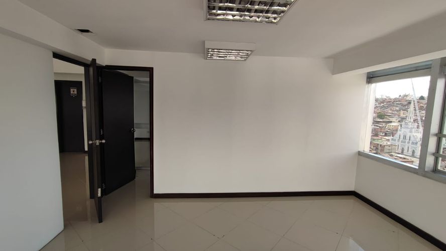 Oficina en arriendo en El Centro, Manizales, 150 m² · foto 7 de 20