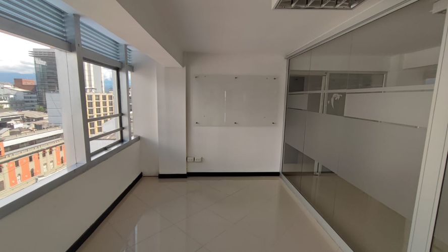 Oficina en arriendo en El Centro, Manizales, 150 m² · foto 9 de 20