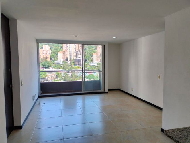 Apartamento de 2 alcobas en arriendo en El Poblado, Medellín, 68 m² · foto 2 de 14