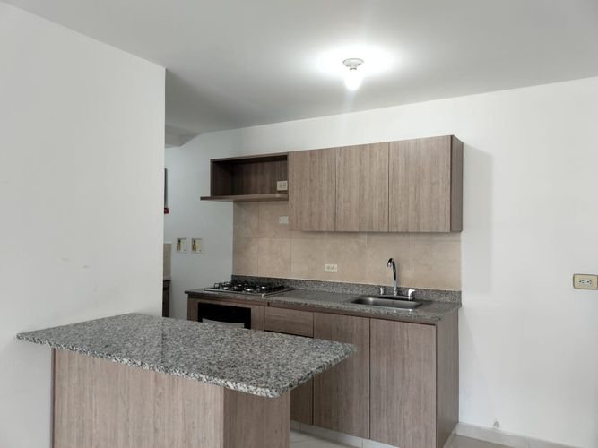 Apartamento de 2 alcobas en arriendo en El Poblado, Medellín, 68 m² · foto 3 de 14