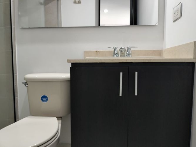 Apartamento de 2 alcobas en arriendo en El Poblado, Medellín, 68 m² · foto 4 de 14