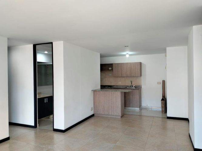 Apartamento de 2 alcobas en arriendo en El Poblado, Medellín, 68 m² · foto 6 de 14