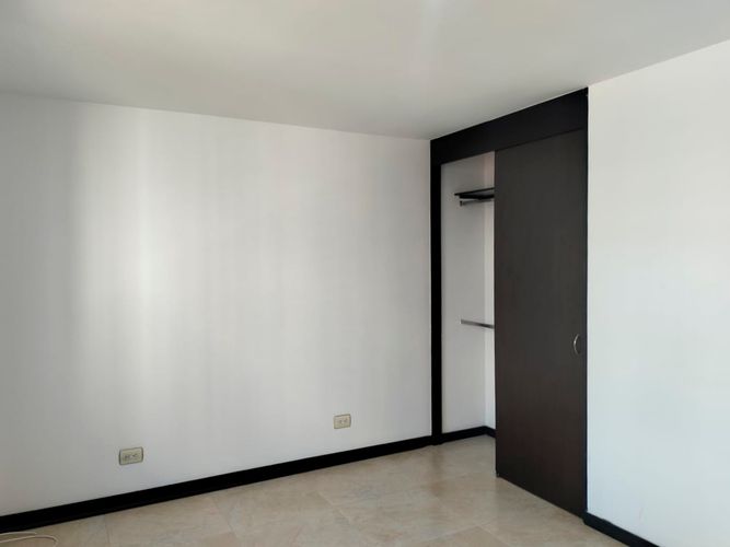 Apartamento de 2 alcobas en arriendo en El Poblado, Medellín, 68 m² · foto 7 de 14