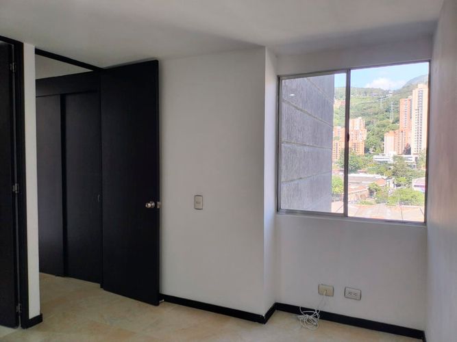 Apartamento de 2 alcobas en arriendo en El Poblado, Medellín, 68 m² · foto 11 de 14