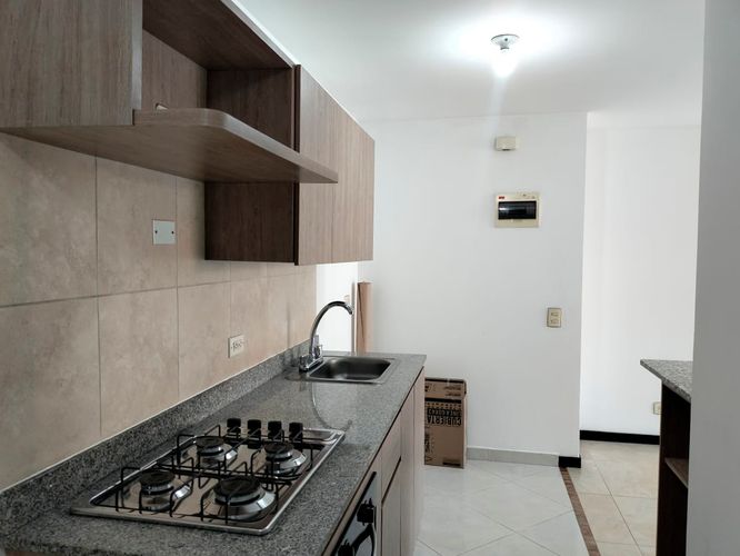 Apartamento de 2 alcobas en arriendo en El Poblado, Medellín, 68 m² · foto 12 de 14
