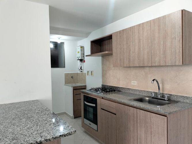 Apartamento de 2 alcobas en arriendo en El Poblado, Medellín, 68 m² · foto 13 de 14