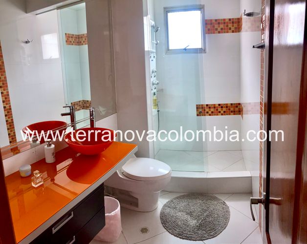 Casa de 5 alcobas en venta en Sotileza, Bogotá, 380 m² · foto 10 de 24