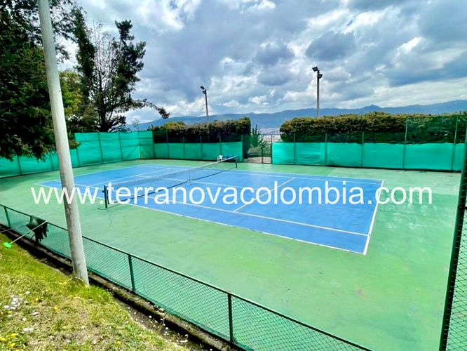 Casa de 5 alcobas en venta en Sotileza, Bogotá, 380 m² · foto 19 de 24