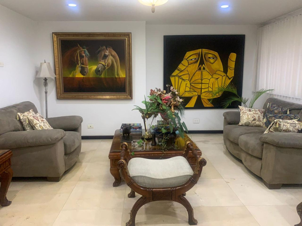 Apartamento en venta en La Arboleda, Cali · foto 3 de 24