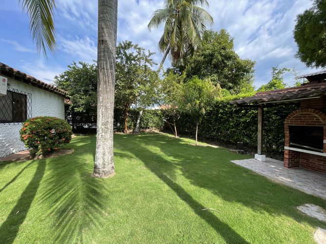 Casa de 4 alcobas en venta en Ricaurte, 180 m² · foto 4 de 23