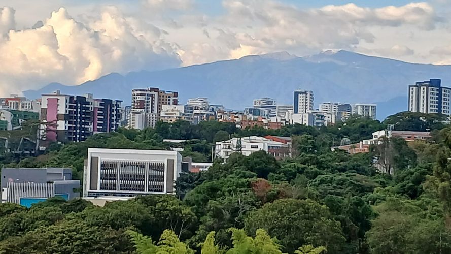 Apartamento de 2 alcobas en venta en Los Profesionales, Armenia, 54 m² · foto 2 de 14