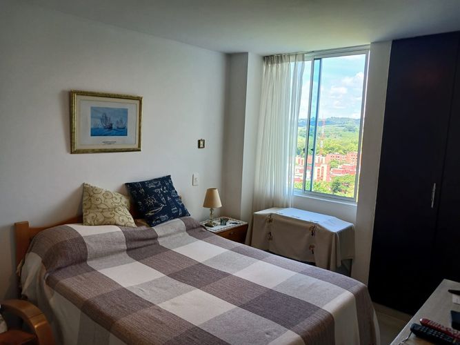Apartamento de 2 alcobas en venta en Los Profesionales, Armenia, 54 m² · foto 3 de 14