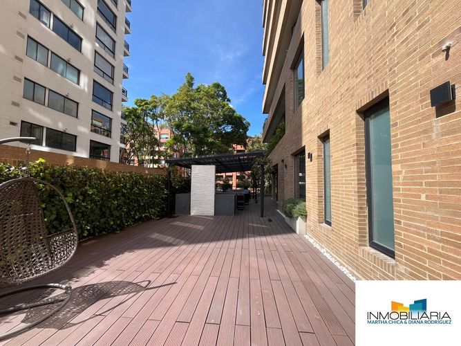 Apartamento de 3 alcobas en venta en Chico, Bogotá, 236 m² · foto 14 de 24