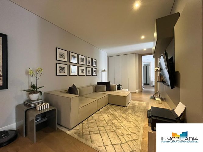 Apartamento de 3 alcobas en venta en Chico, Bogotá, 236 m² · foto 17 de 24