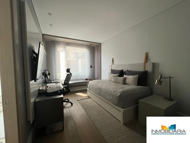 Apartamento de 3 alcobas en venta en Chico, Bogotá, 236 m² · foto 23 de 24