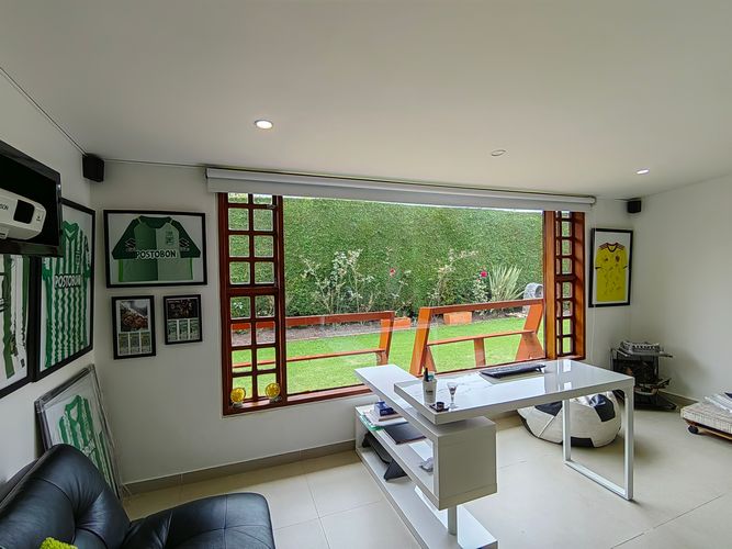 Casa de 3 alcobas en venta en San Jose De Bavaria, Bogotá, 200 m² · foto 3 de 24
