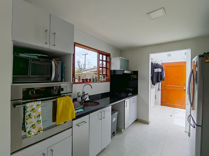 Casa de 3 alcobas en venta en San Jose De Bavaria, Bogotá, 200 m² · foto 6 de 24