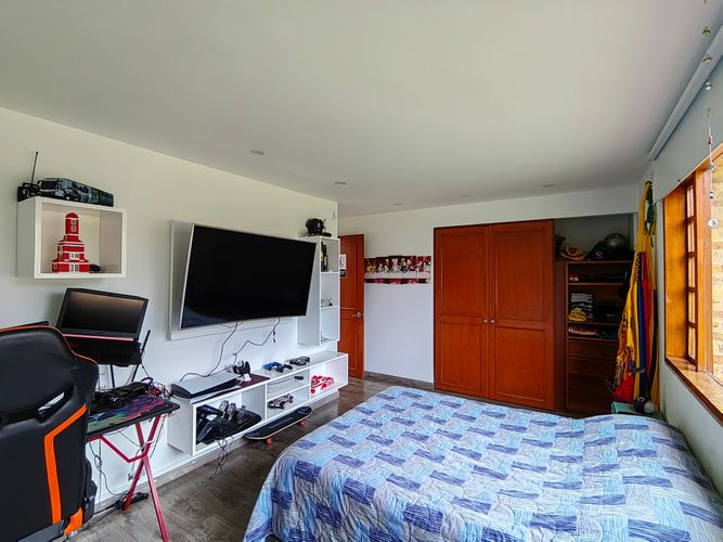 Casa de 3 alcobas en venta en San Jose De Bavaria, Bogotá, 200 m² · foto 15 de 24
