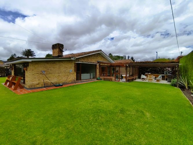 Casa de 3 alcobas en venta en San Jose De Bavaria, Bogotá, 200 m² · foto 23 de 24