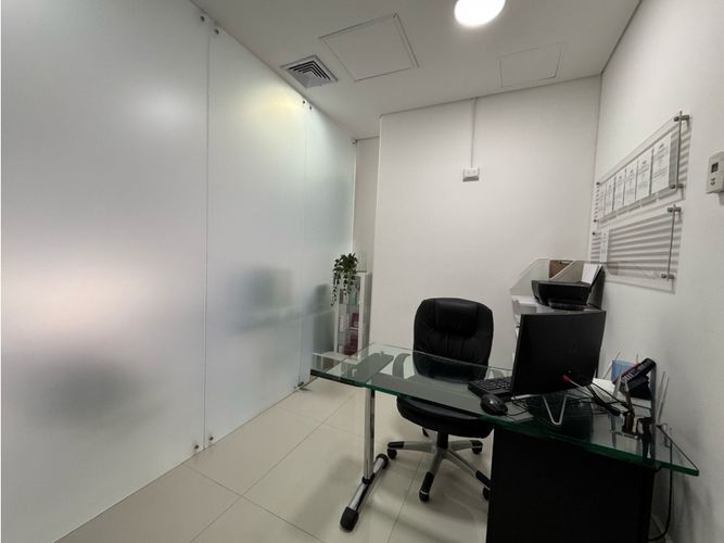 Consultorio en venta en Chipichape, Cali, 28 m² · foto 2 de 4