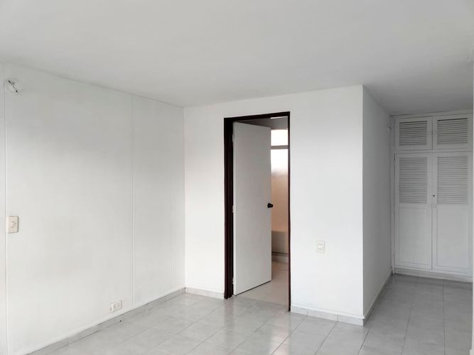 Apartamento de 3 alcobas en arriendo en El Poblado, Medellín, 100 m² · foto 8 de 14
