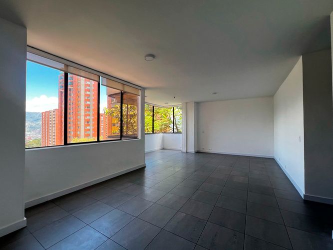 Apartamento de 3 alcobas en venta en El Diamante No. 2, Medellín, 102 m² · foto 2 de 17