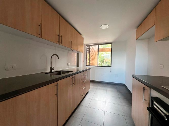 Apartamento de 3 alcobas en venta en El Diamante No. 2, Medellín, 102 m² · foto 5 de 17