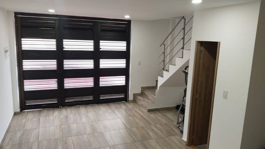 Casa de 3 alcobas en venta en Aures, Bogotá, 126 m² · foto 2 de 23