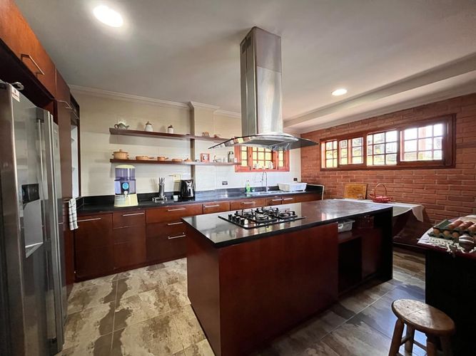 Casa de 3 alcobas en venta en Loma Del Chocho, Envigado, 415 m² · foto 3 de 20
