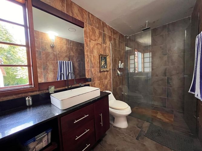 Casa de 3 alcobas en venta en Loma Del Chocho, Envigado, 415 m² · foto 17 de 20