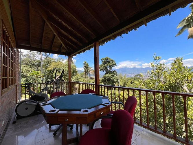 Casa de 3 alcobas en venta en Loma Del Chocho, Envigado, 415 m² · foto 18 de 20
