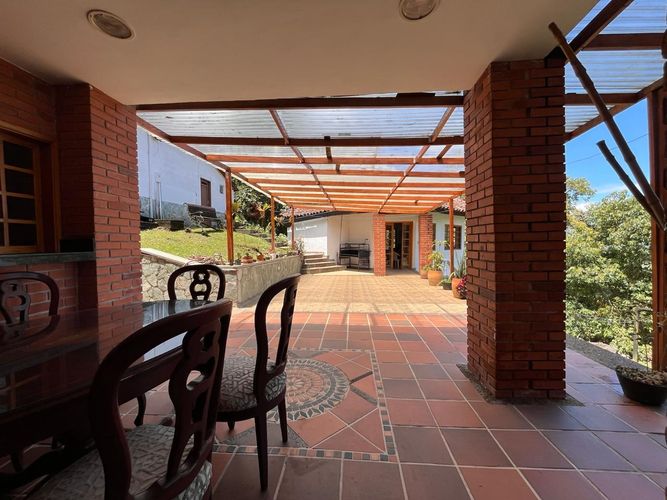 Casa de 3 alcobas en venta en Loma Del Chocho, Envigado, 415 m² · foto 20 de 20
