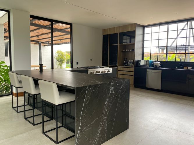 Casa de 5 alcobas en venta en Llano Grande, Rionegro, 800 m² · foto 3 de 18