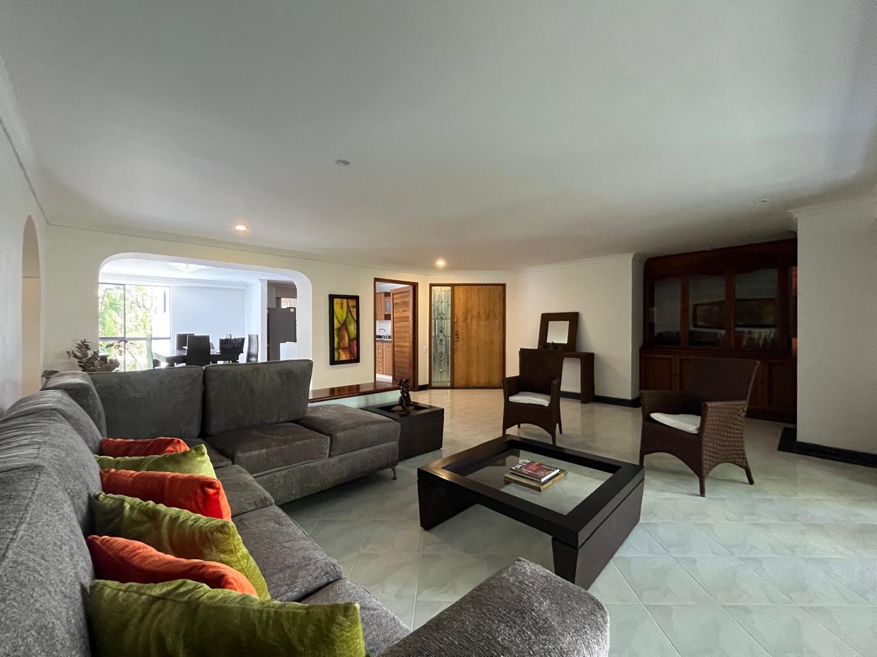 Apartamento en arriendo en El Poblado, Medellín · foto 2 de 20