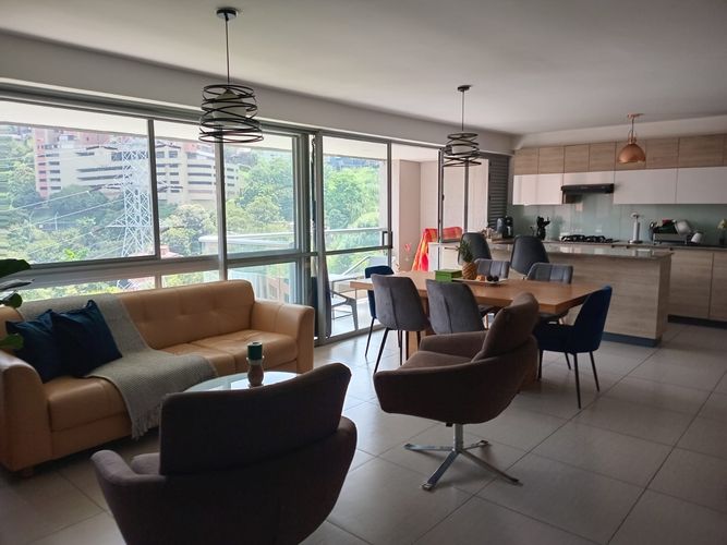 Apartamento de 2 alcobas en arriendo en El Poblado, Medellín, 96 m² · foto 2 de 15