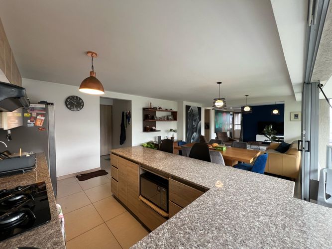 Apartamento de 2 alcobas en arriendo en El Poblado, Medellín, 96 m² · foto 5 de 15
