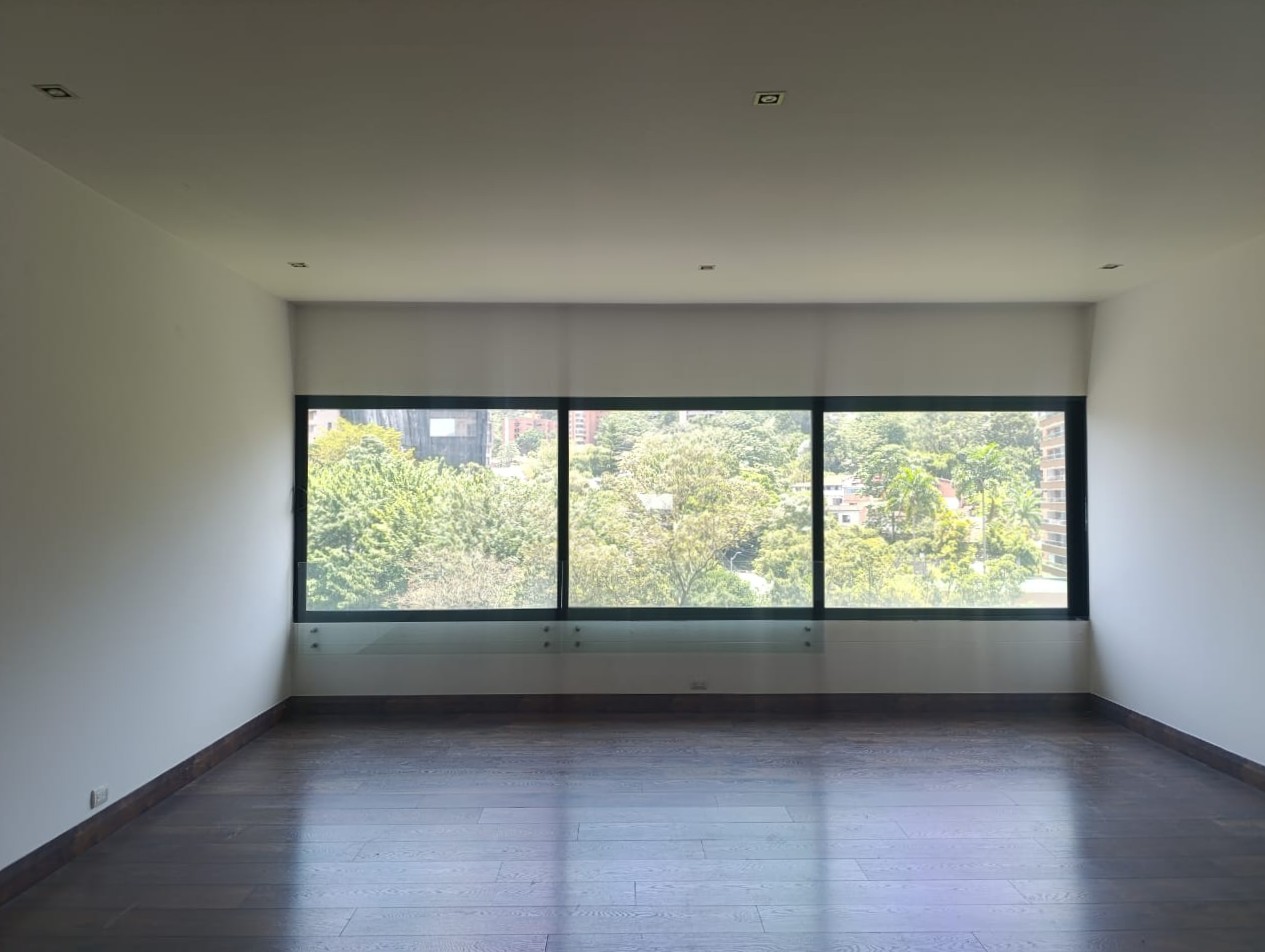 Apartamento en arriendo en El Poblado, Medellín · foto 2 de 17