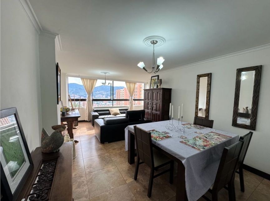 Apartamento en venta en El Poblado, Medellín · foto 2 de 12
