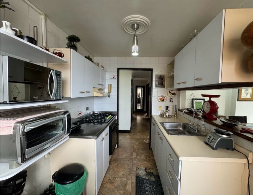 Apartamento en venta en El Poblado, Medellín · foto 3 de 12
