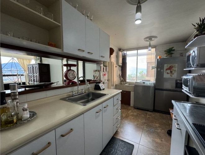 Apartamento en venta en El Poblado, Medellín · foto 4 de 12