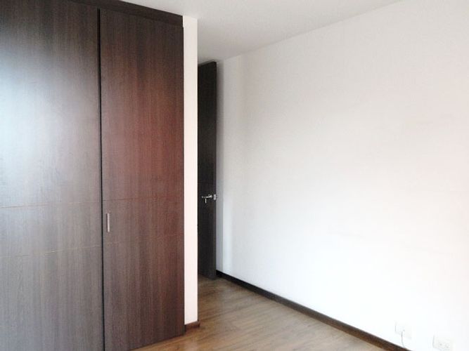 Apartamento de 3 alcobas en arriendo en El Poblado, Medellín, 136 m² · foto 3 de 12