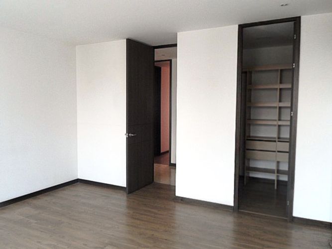 Apartamento de 3 alcobas en arriendo en El Poblado, Medellín, 136 m² · foto 6 de 12