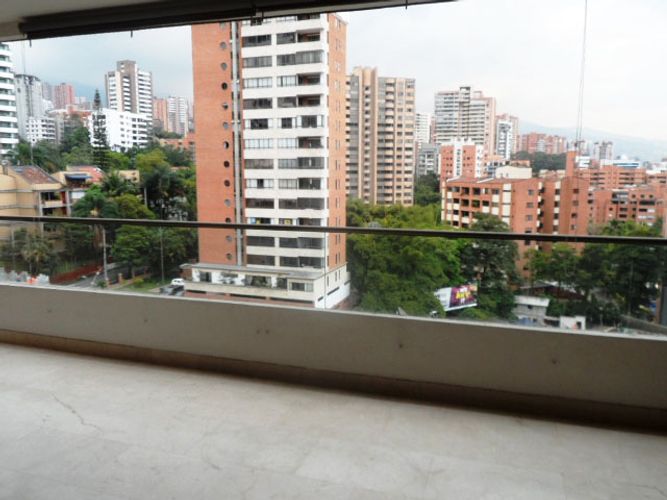 Apartamento de 3 alcobas en arriendo en El Poblado, Medellín, 136 m² · foto 12 de 12