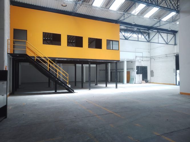 Bodega en arriendo en Las Vegas, Envigado, 700 m² · foto 4 de 9