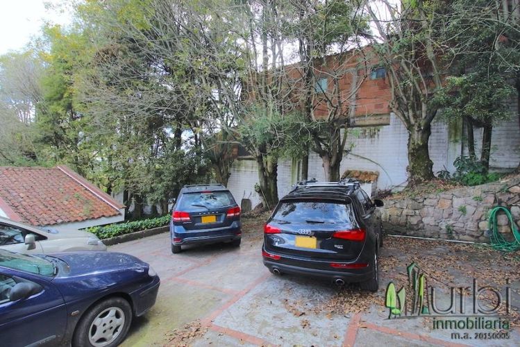 Casa de 7 alcobas en venta en Colina Campestre, Bogotá, 376 m² · foto 2 de 24