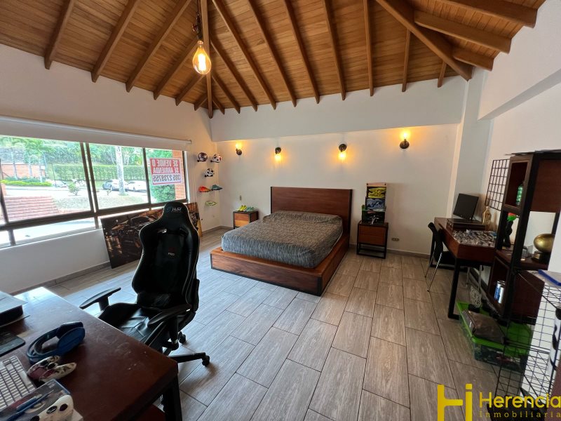 4BR House in Suroriente (378 m²) - 3
