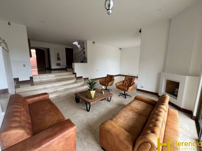 Casa de 4 alcobas en arriendo en Medellín, 378 m² · foto 12 de 24